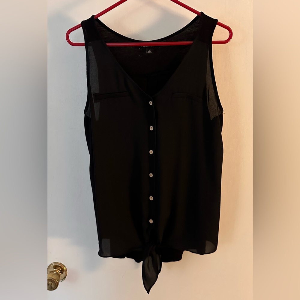 Elegant Black Sleeveless Blouse with Tie Front